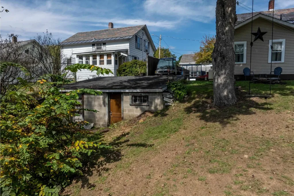 11 Newton Street Proctor VT 05765