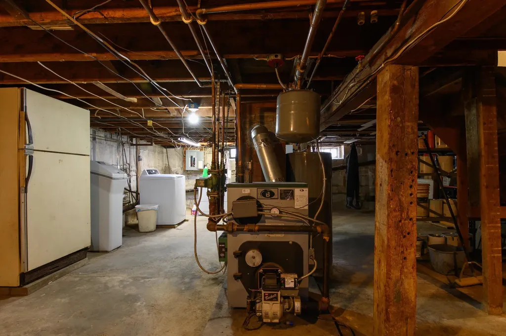 11 Newton Street Proctor VT 05765