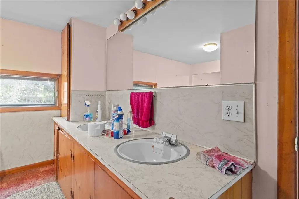 99 Oak Hill Road Williston VT 05495