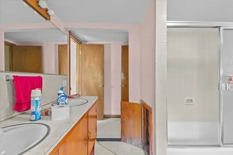 99 Oak Hill Road Williston VT 05495