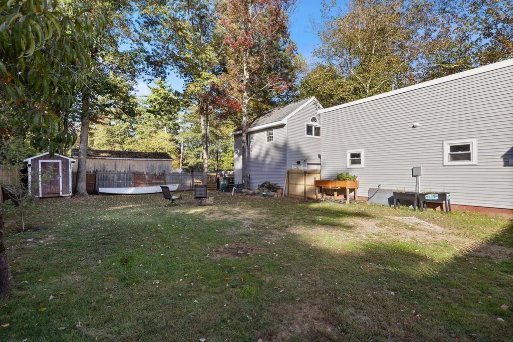 3 Margaret Avenue Raymond NH 03077