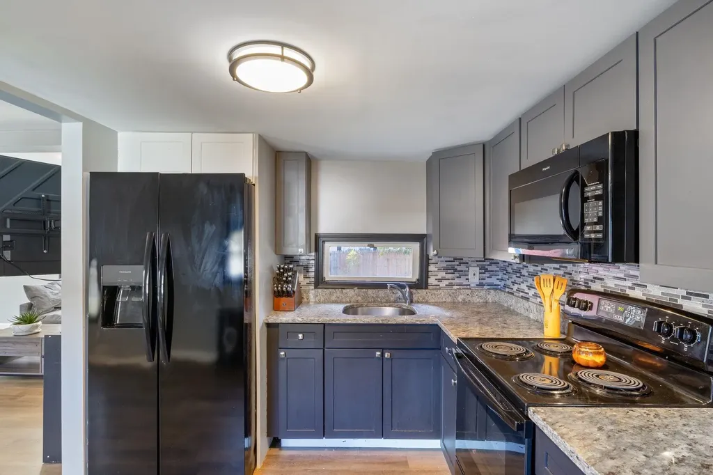 3 Margaret Avenue Raymond NH 03077