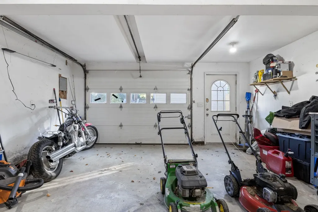 3 Margaret Avenue Raymond NH 03077