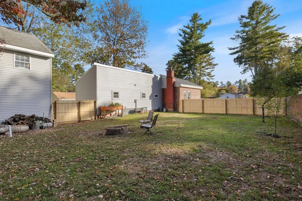 3 Margaret Avenue Raymond NH 03077