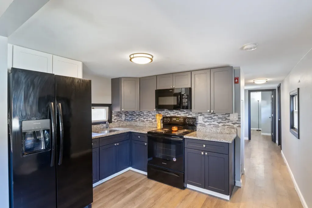 3 Margaret Avenue Raymond NH 03077