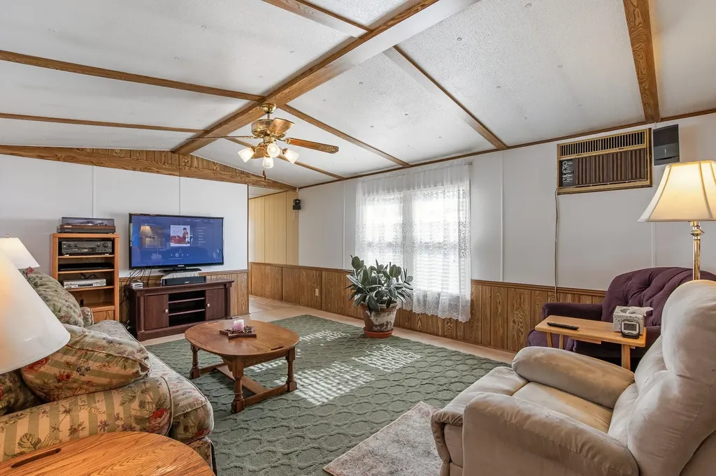 6 Pine Street Colebrook NH 03576