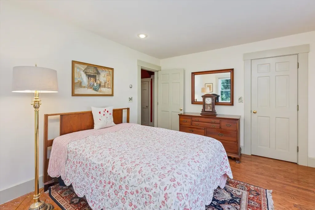 18 Antrim Road Hancock NH 03449