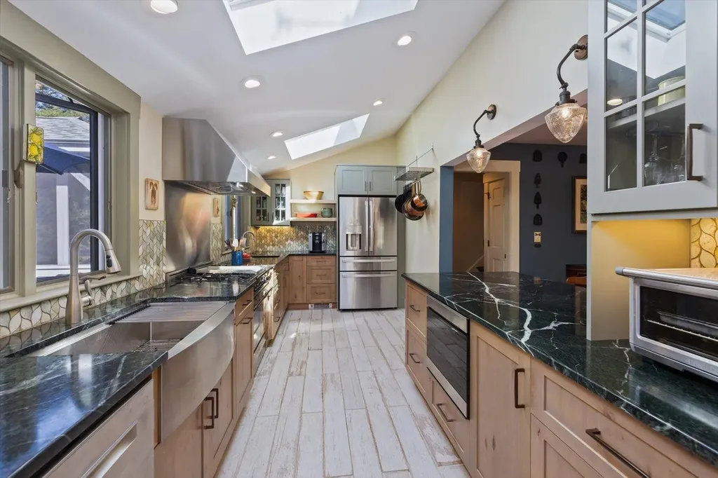 18 Antrim Road Hancock NH 03449