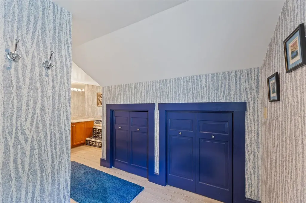 18 Antrim Road Hancock NH 03449