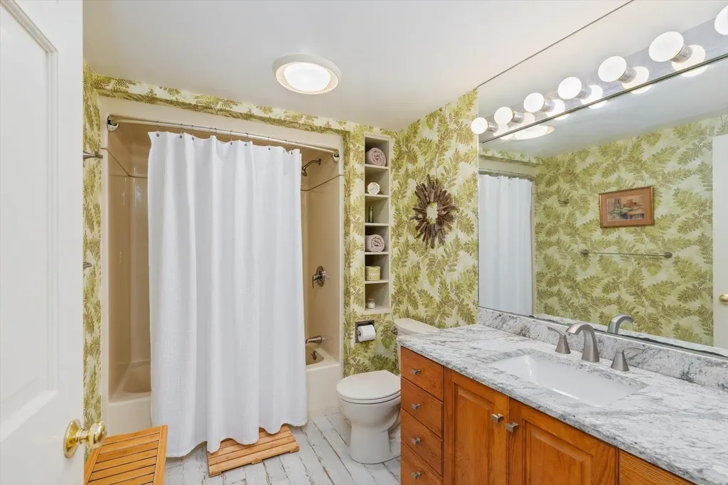 18 Antrim Road Hancock NH 03449