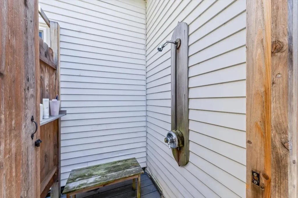 18 Antrim Road Hancock NH 03449