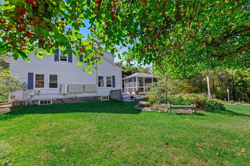 18 Antrim Road Hancock NH 03449