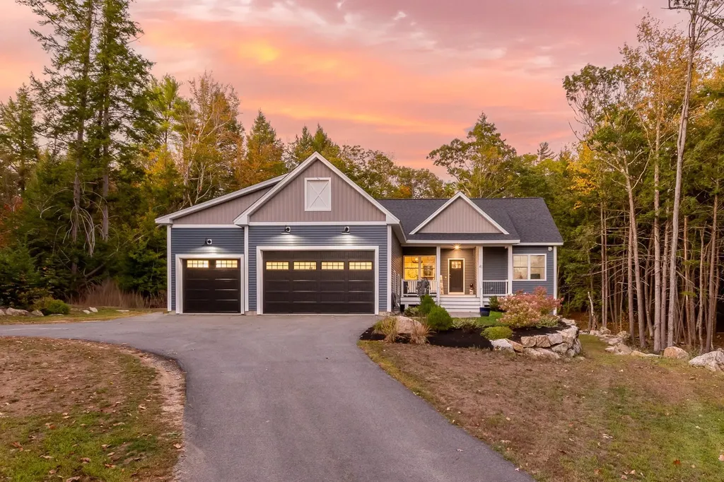 41 Baldwin Avenue New Hampton NH 03256