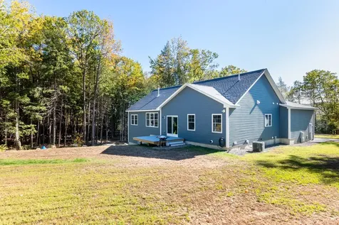 41 Baldwin Avenue New Hampton NH 03256