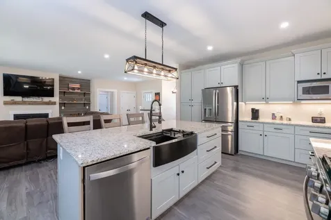 41 Baldwin Avenue New Hampton NH 03256