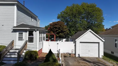 22 New Dunstable Road Nashua NH 03060