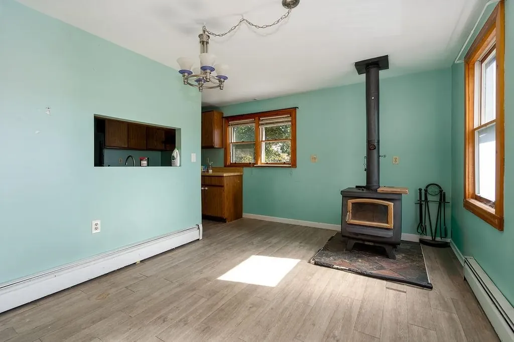 11 N Adams Street Manchester NH 03104