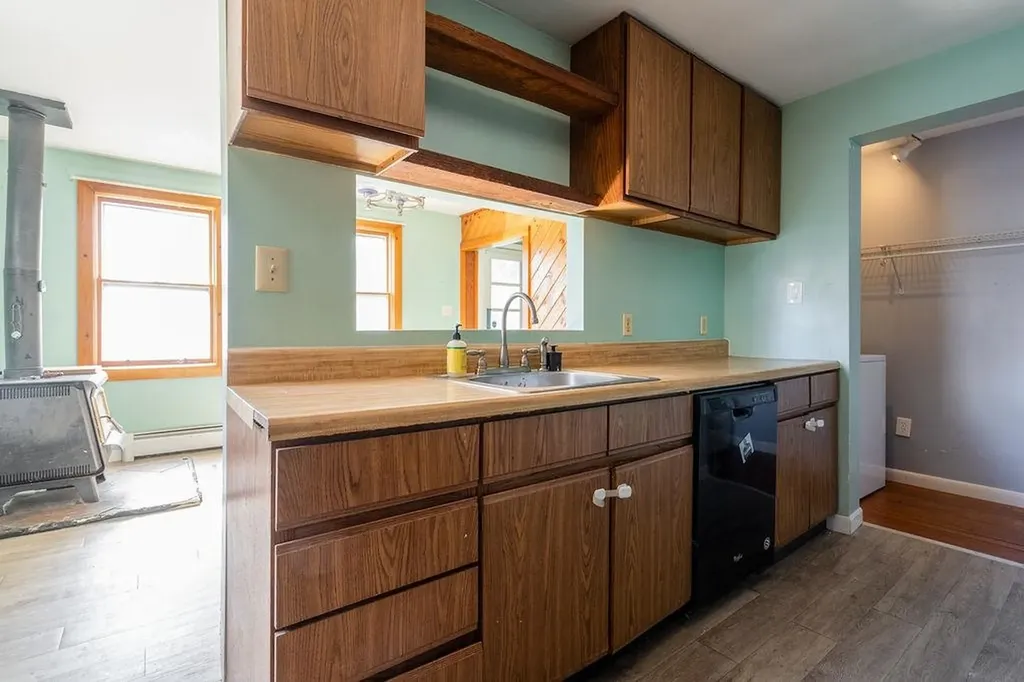 11 N Adams Street Manchester NH 03104