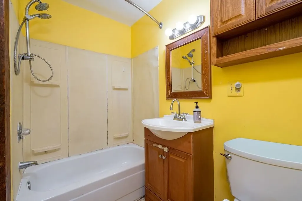 11 N Adams Street Manchester NH 03104