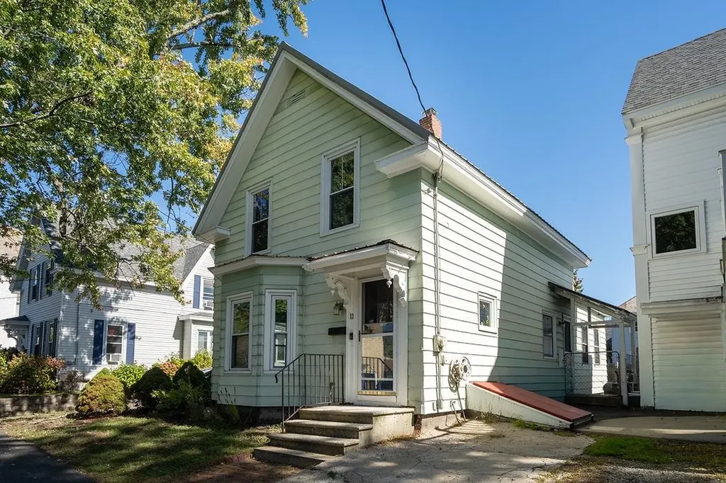 11 N Adams Street Manchester NH 03104