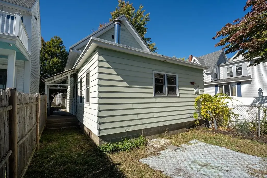 11 N Adams Street Manchester NH 03104