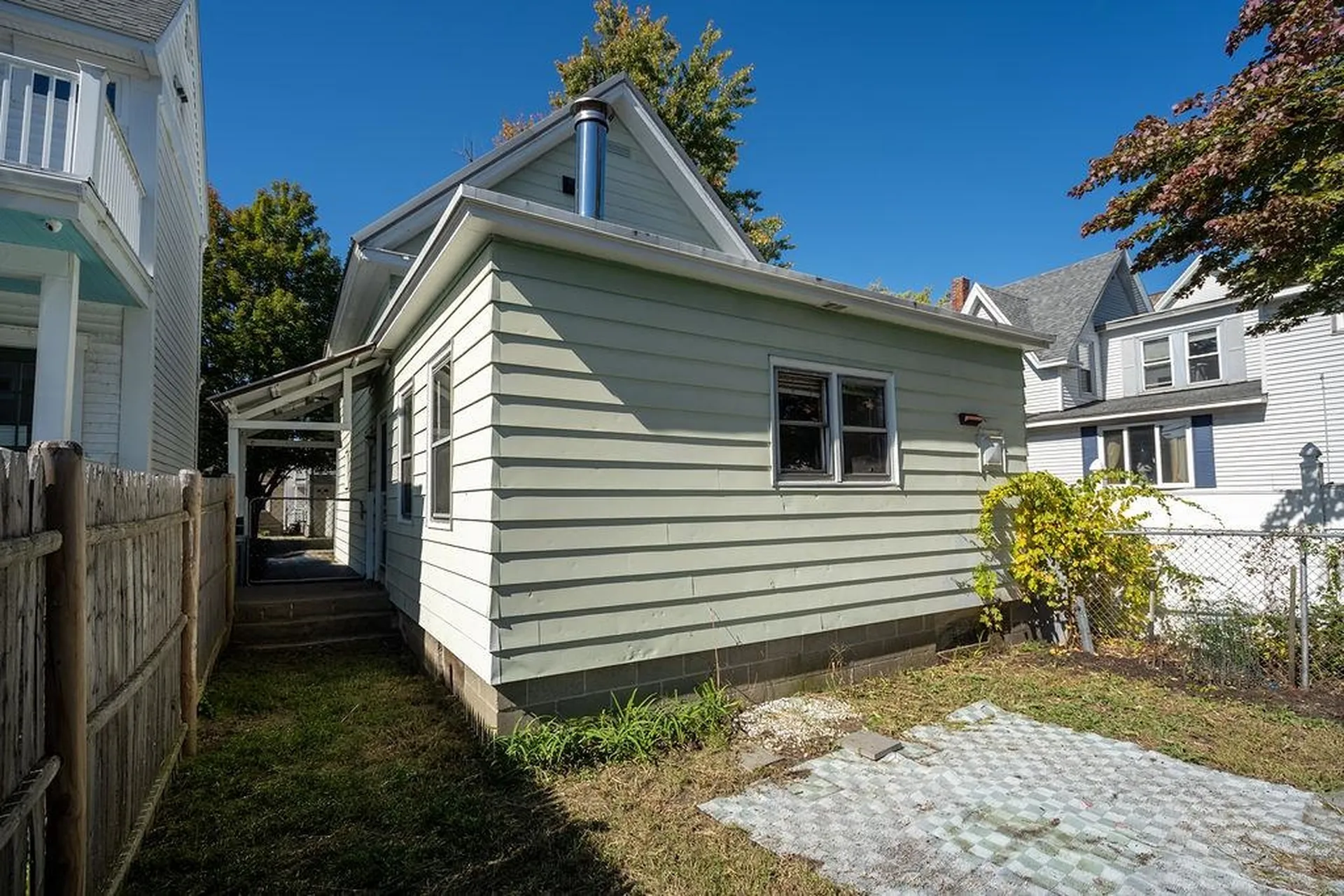 11 N Adams Street Manchester NH 03104