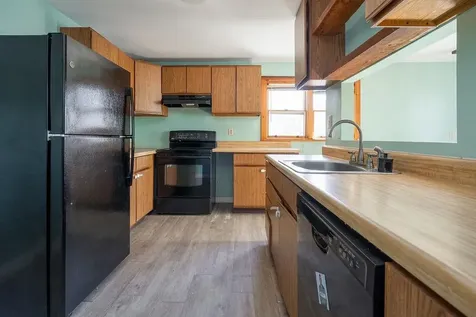 11 N Adams Street Manchester NH 03104