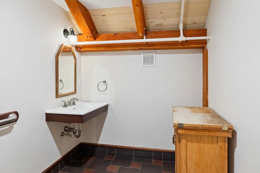 114 Cemetery Avenue Manchester VT 05255