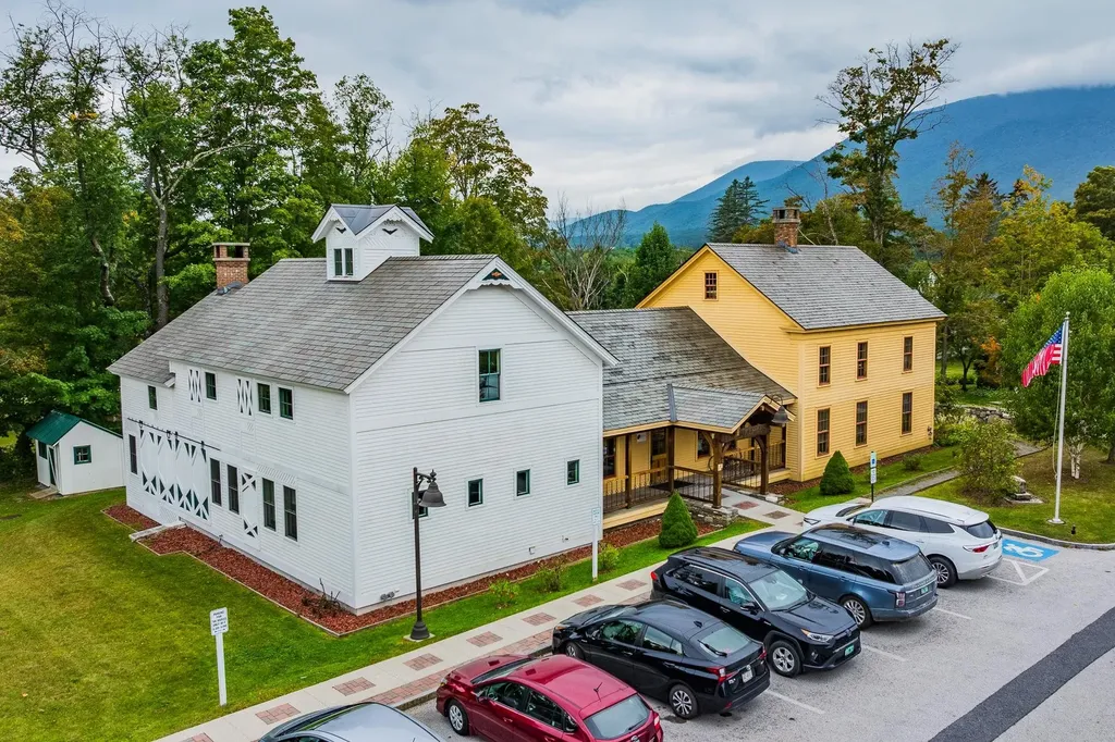 114 Cemetery Avenue Manchester VT 05255