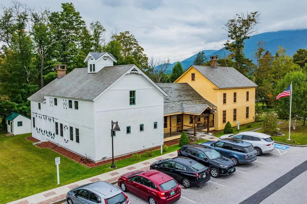 114 Cemetery Avenue Manchester VT 05255