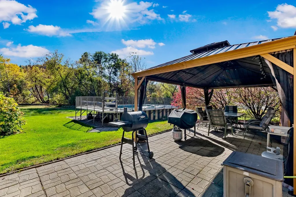 30 Pleasant Street Colebrook NH 03576