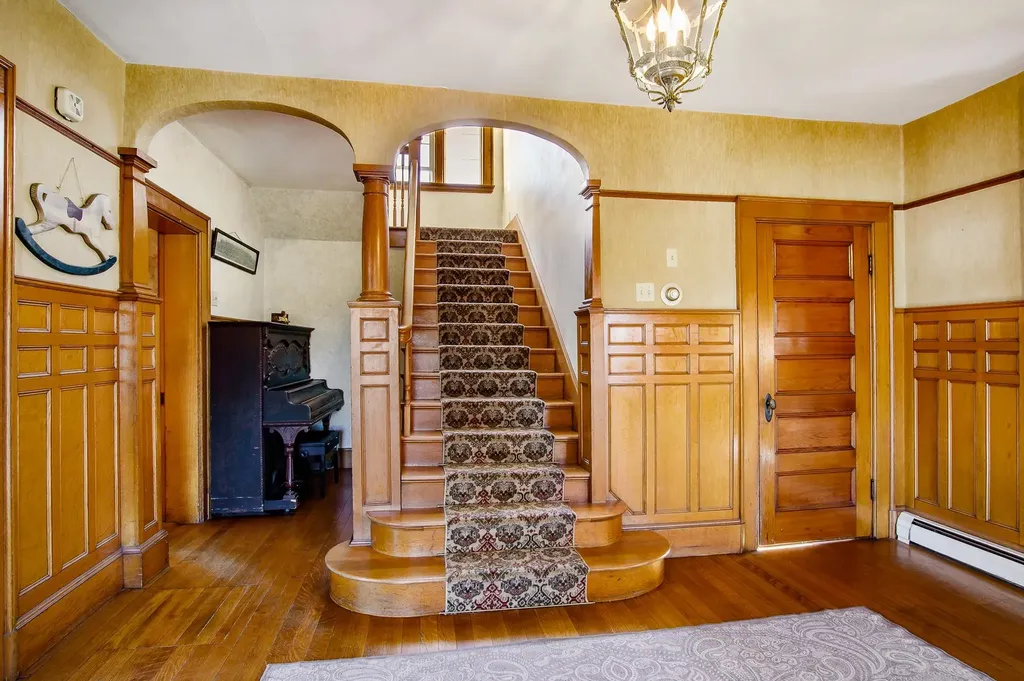 30 Pleasant Street Colebrook NH 03576