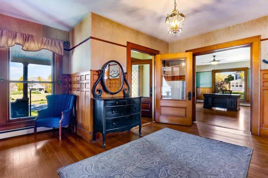 30 Pleasant Street Colebrook NH 03576