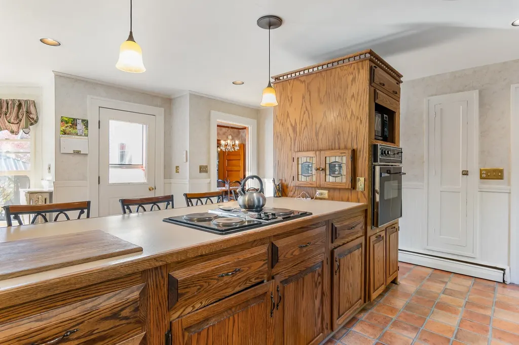 30 Pleasant Street Colebrook NH 03576