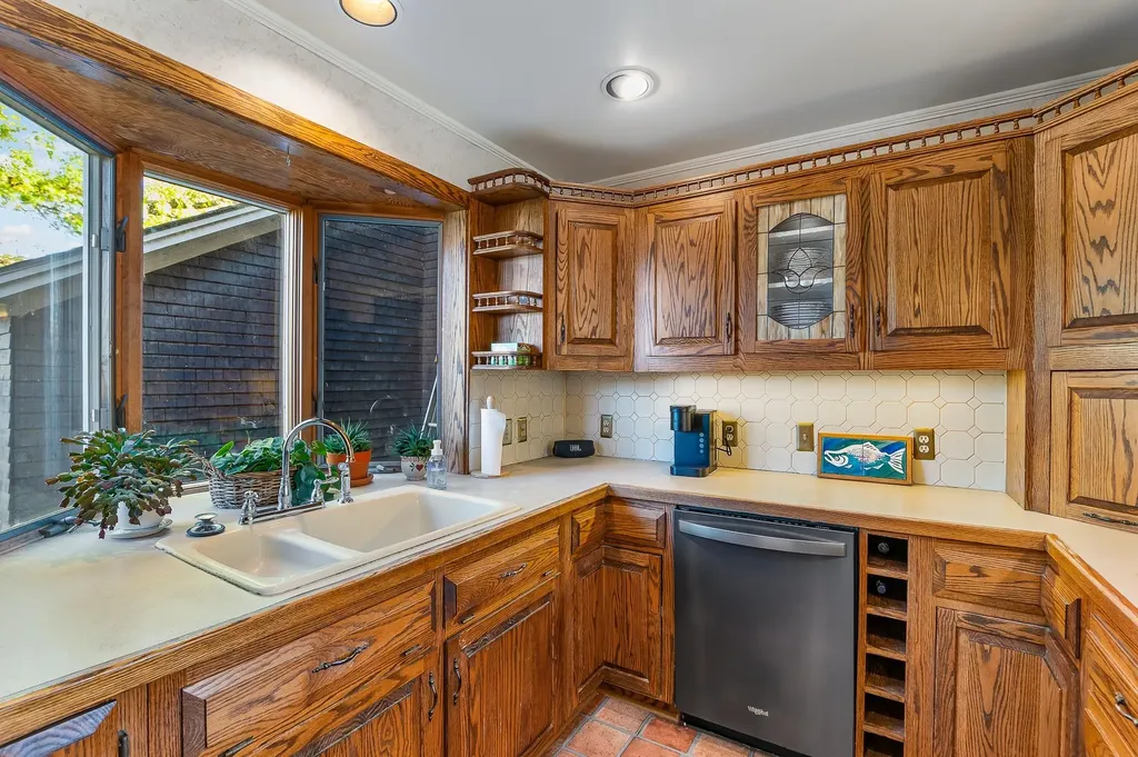 30 Pleasant Street Colebrook NH 03576