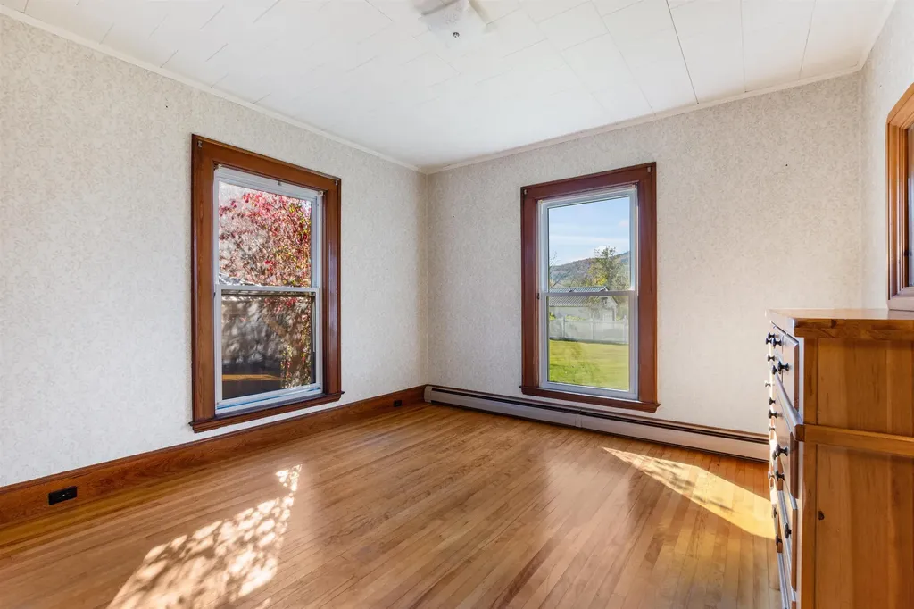 30 Pleasant Street Colebrook NH 03576