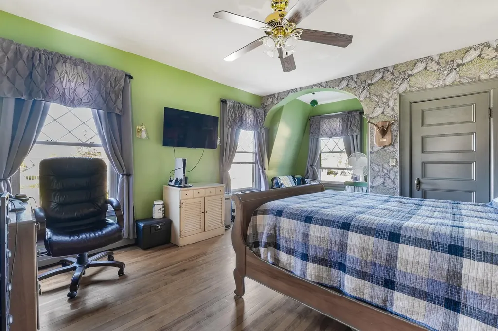 30 Pleasant Street Colebrook NH 03576