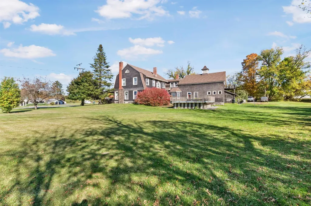 30 Pleasant Street Colebrook NH 03576