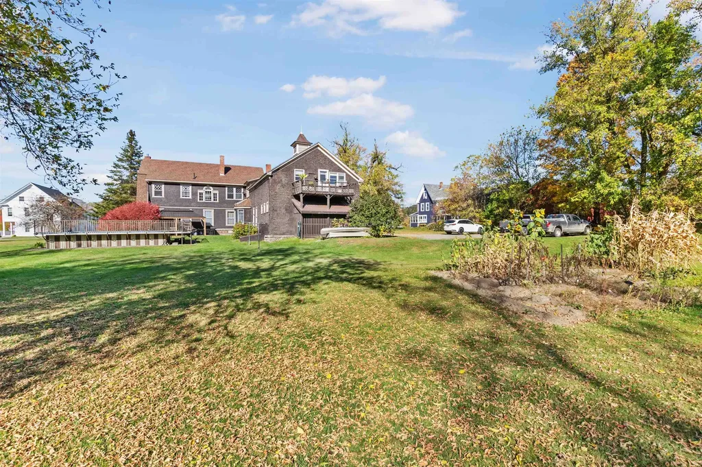 30 Pleasant Street Colebrook NH 03576