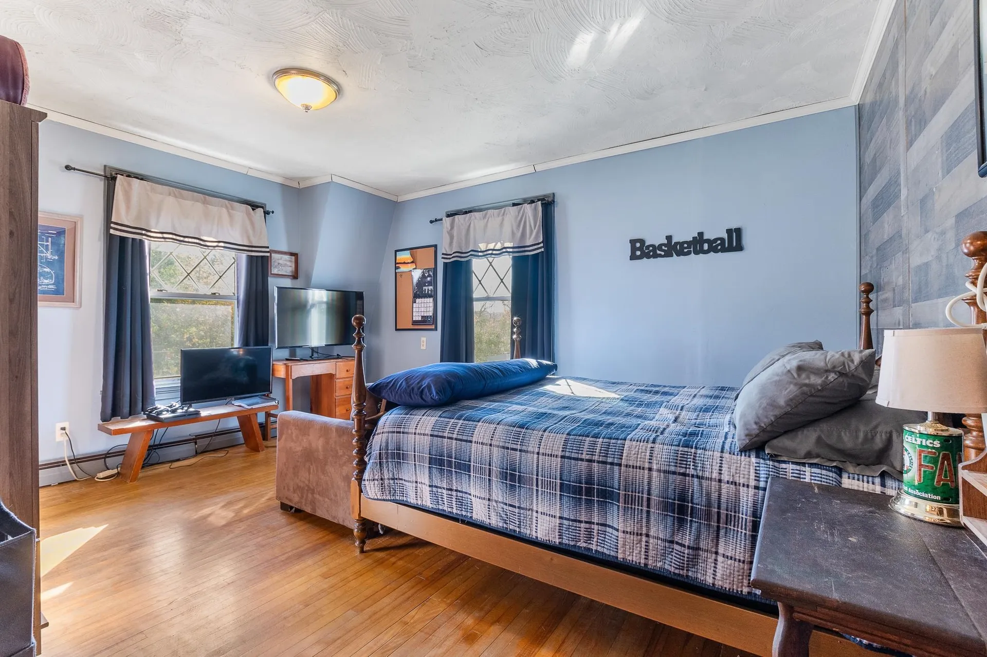 30 Pleasant Street Colebrook NH 03576