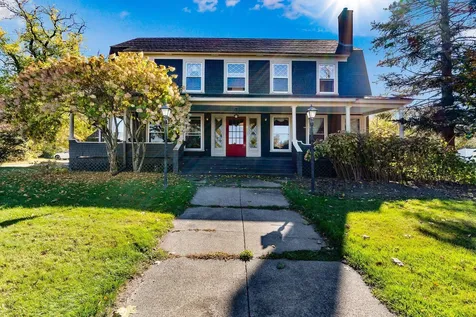 30 Pleasant Street Colebrook NH 03576