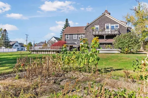 30 Pleasant Street Colebrook NH 03576