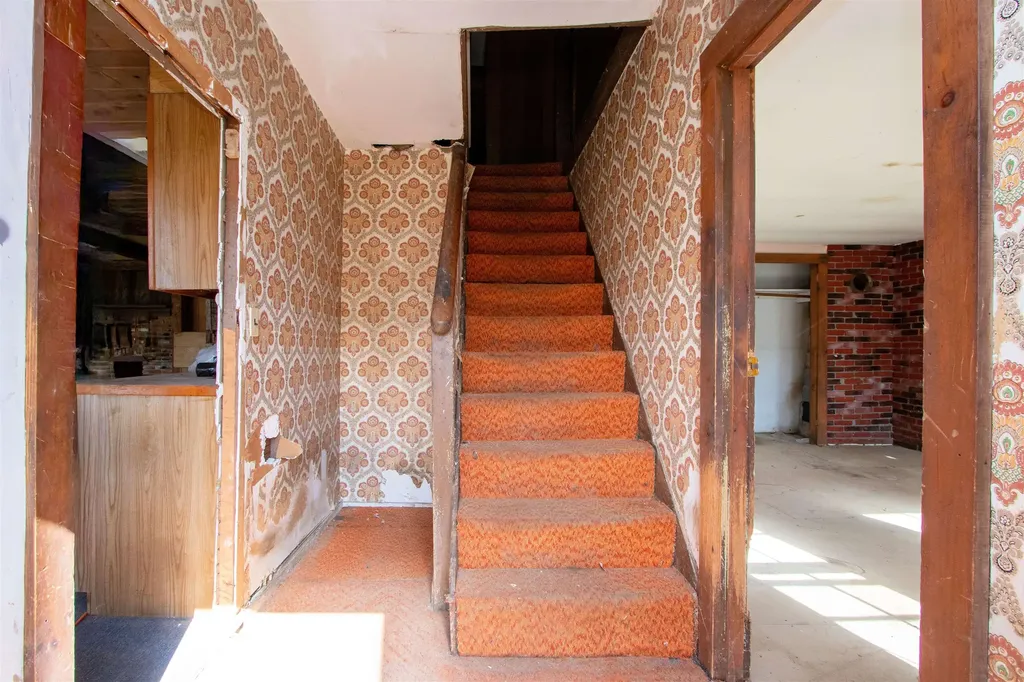 91 Venheim Road Lunenburg VT 05906