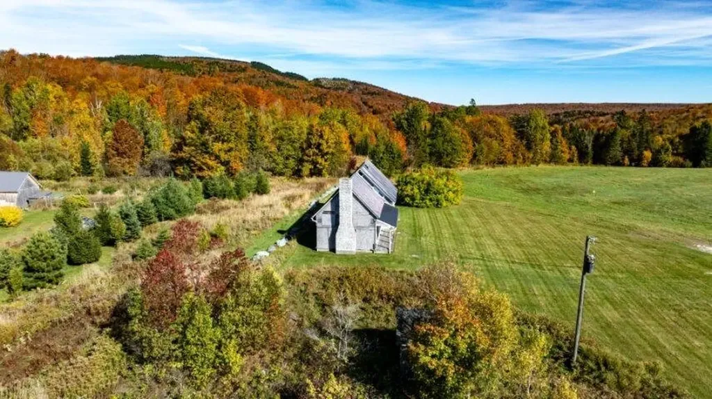 941 Line Farm Road Holland VT 05830