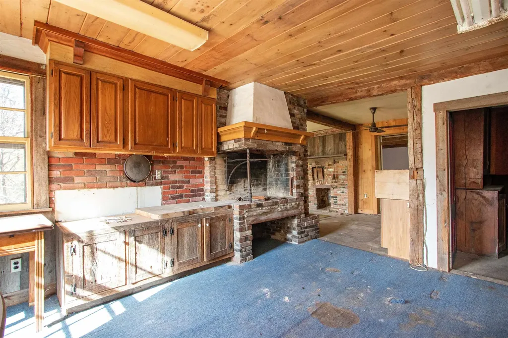 91 Venheim Road Lunenburg VT 05906