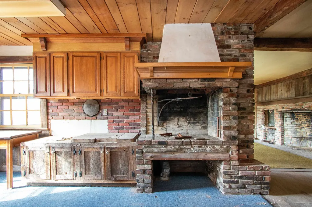 91 Venheim Road Lunenburg VT 05906