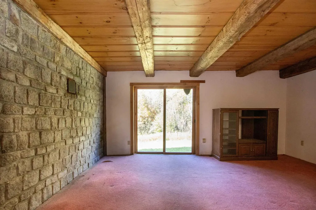 91 Venheim Road Lunenburg VT 05906