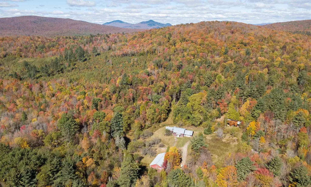 91 Venheim Road Lunenburg VT 05906