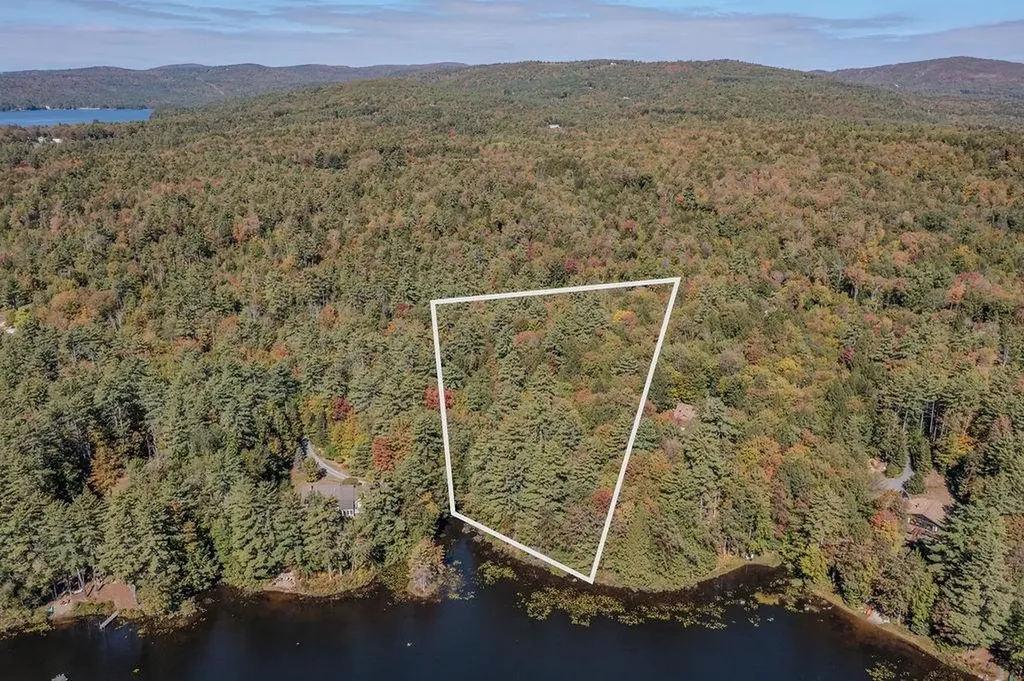 Quiet Cove Way Wilmot NH 03287