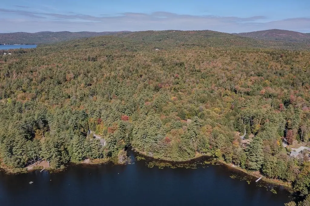 Quiet Cove Way Wilmot NH 03287